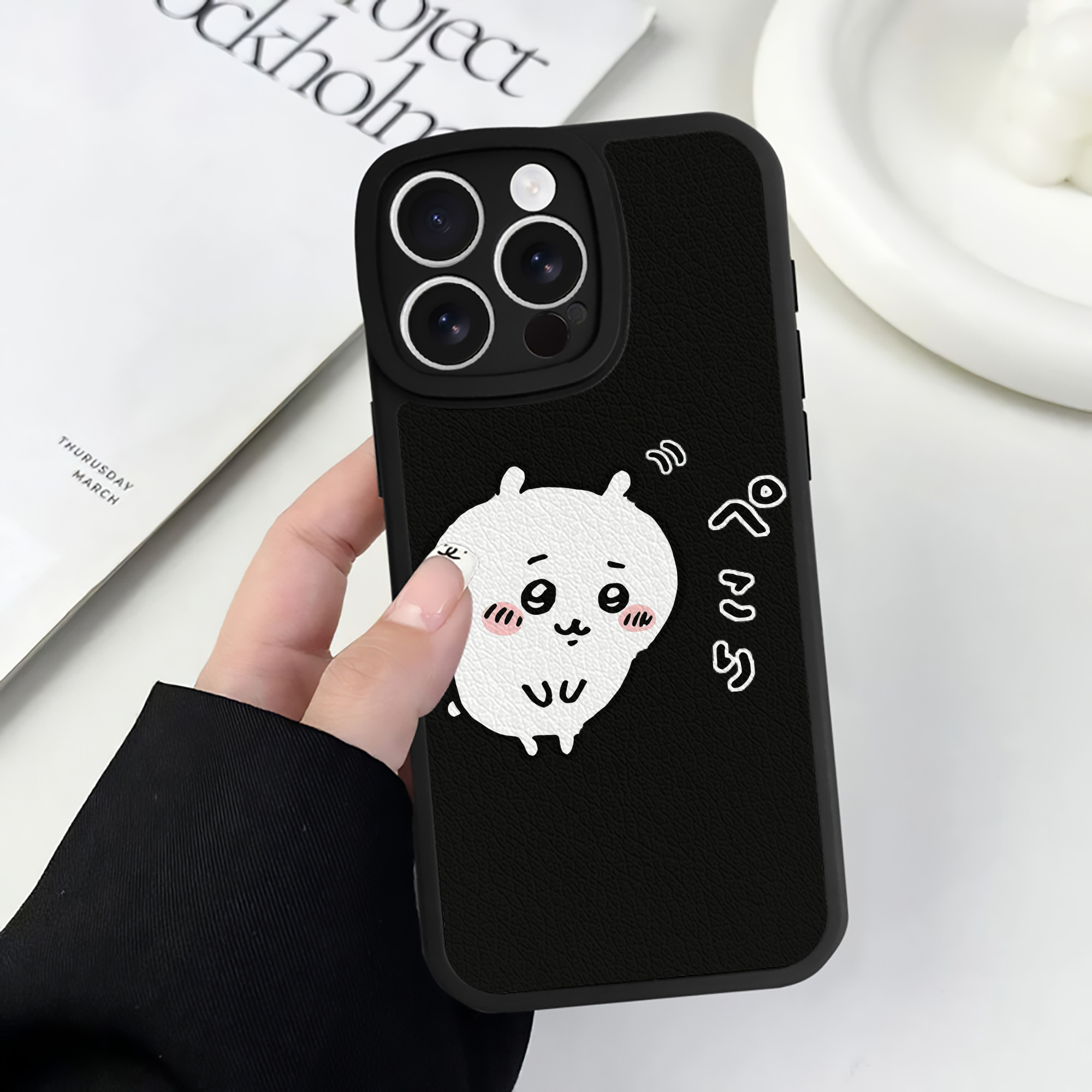 （画像用） ちいかわ ちいかわ Chii-kawa chiikawa 【iPhone 16シリーズ対応】シリコンスマホケース（レザー調） 材質：シリコン